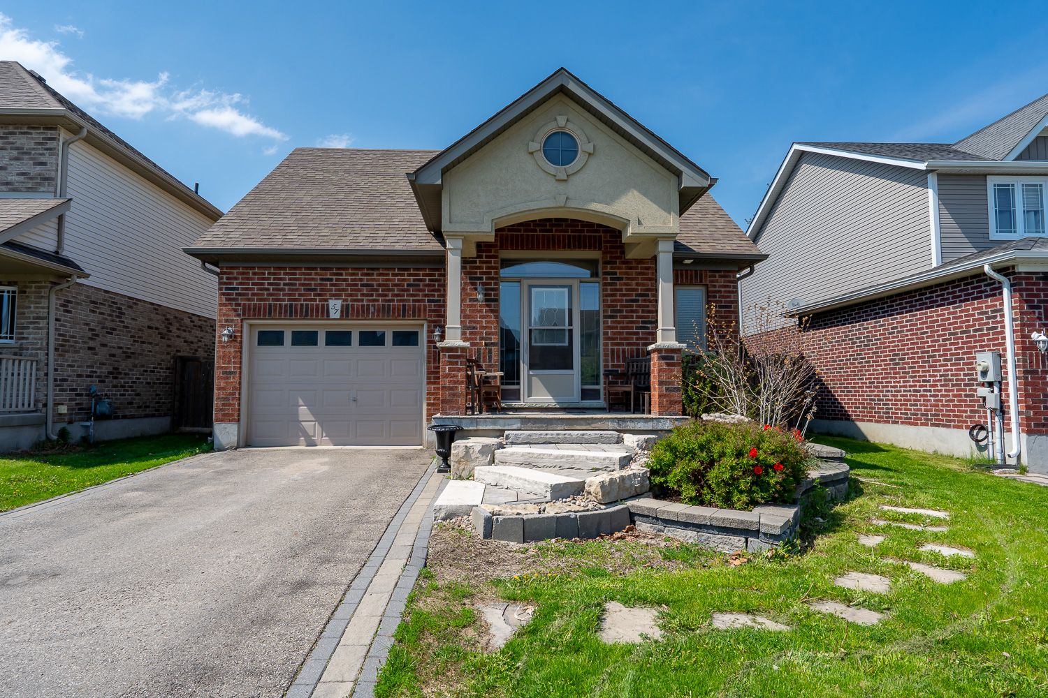 57 Irwin Cres Alliston - Ted Tesseris